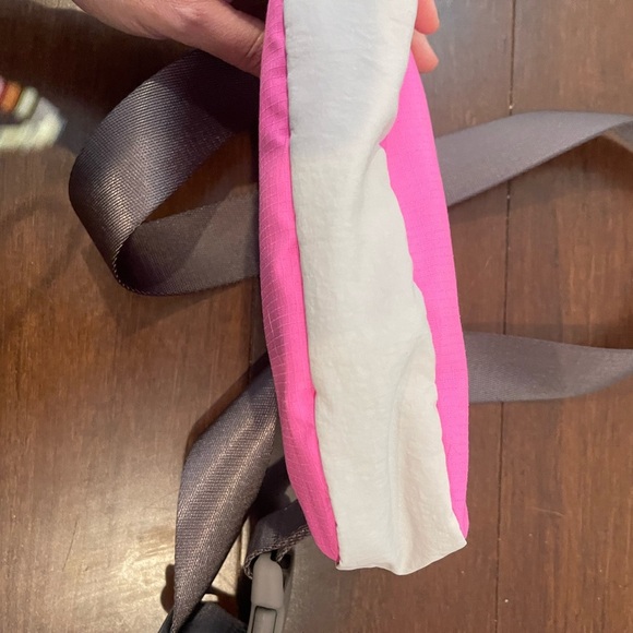 lululemon everwhere belt bag pow pink light/lunar rock/chrome sold out - Picture 3 of 11